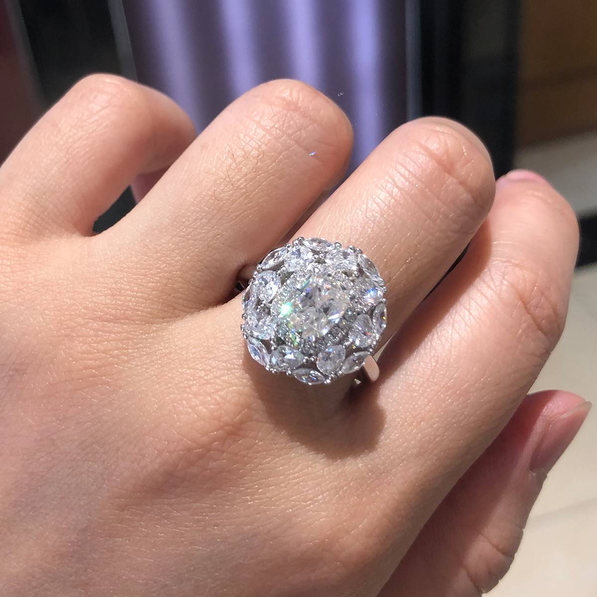 豪华枕形女戒S925银镀白金定制选款主石莫桑钻2.0ct/副石高碳钻